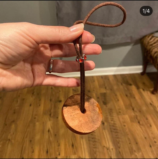 Yarn cake holder